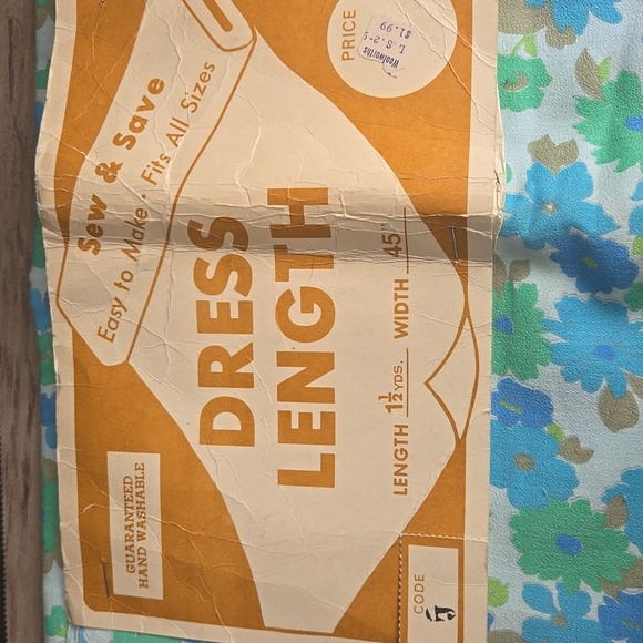 Vintage Fabric - 1.5 yards x 45in - Picture 2 of 7